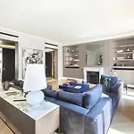 Apartment Near Cambronne Metro Station